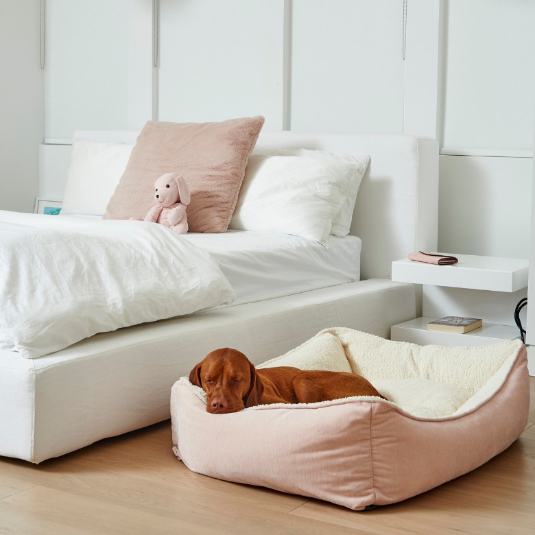 Beds |   Scoop Bed In Blush & Ivory Sheepskin (Direct-Ship) Beds Beds